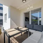 Luxury With Jacuzzi In Apartmán