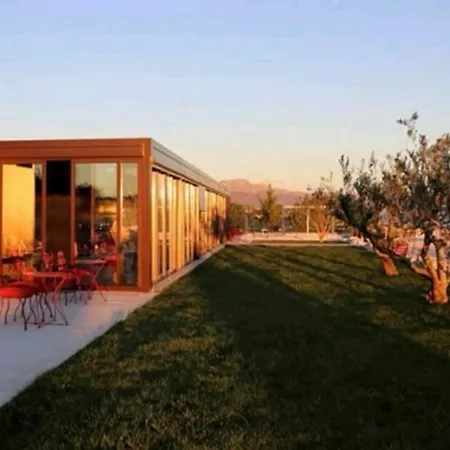 Luxury With Jacuzzi In Apartament Trogir