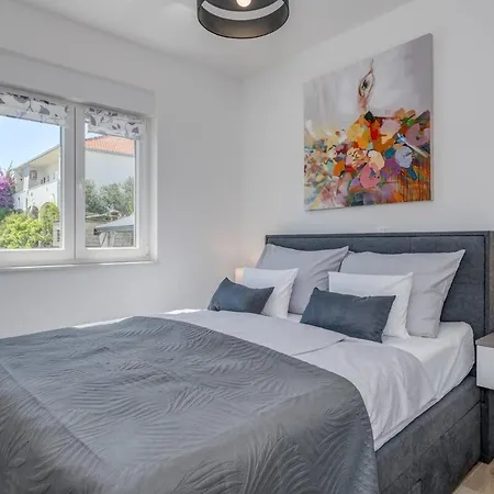 Apartament Luxury With Jacuzzi In