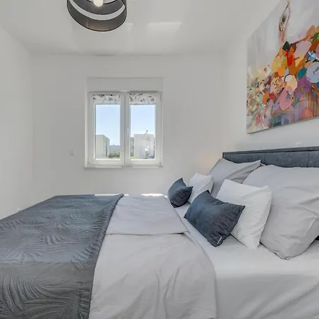 Luxury With Jacuzzi In Apartament Trogir