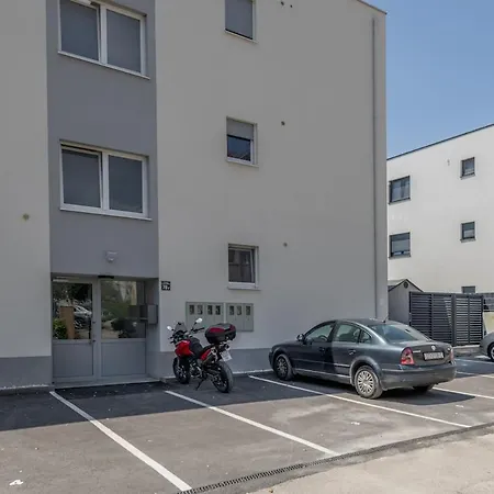 Luxury With Jacuzzi In Apartament