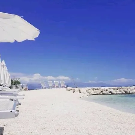 Luxury With Jacuzzi In *