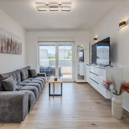 Luxury With Jacuzzi In Apartament Trogir