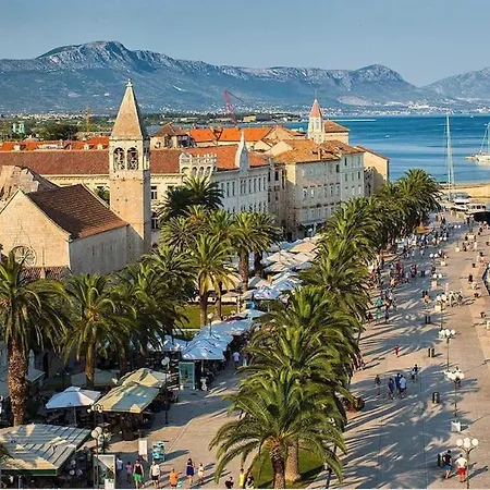 Apartament Luxury With Jacuzzi In