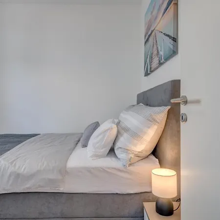 Luxury With Jacuzzi In Lägenhet