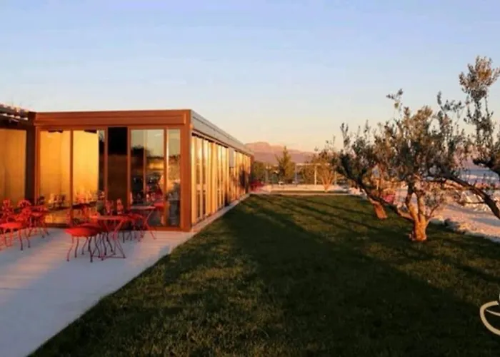 Luxury With Jacuzzi In Apartamento Trogir