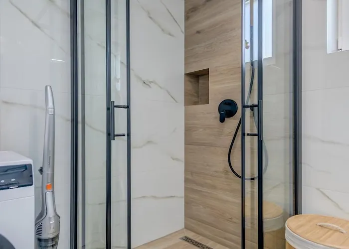 شقة Luxury With Jacuzzi In *