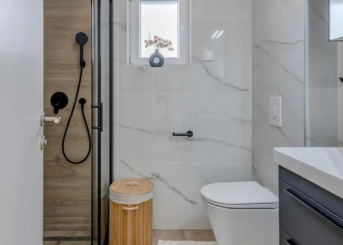 شقة Luxury With Jacuzzi In