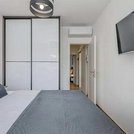 Apartment Luxury With Jacuzzi In Trogir