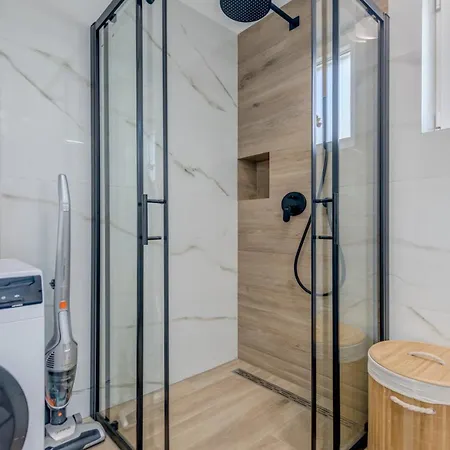 Apartment Luxury With Jacuzzi In *