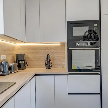 Apartment Luxury With Jacuzzi In Trogir