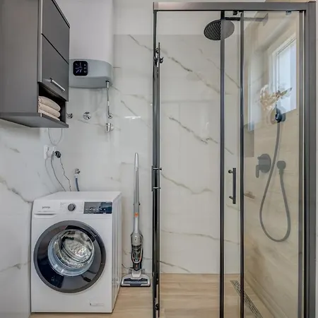 Luxury With Jacuzzi In *