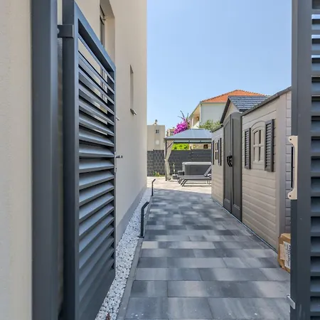 Luxury With Jacuzzi In Appartement Trogir