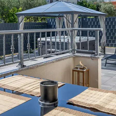 Luxury With Jacuzzi In