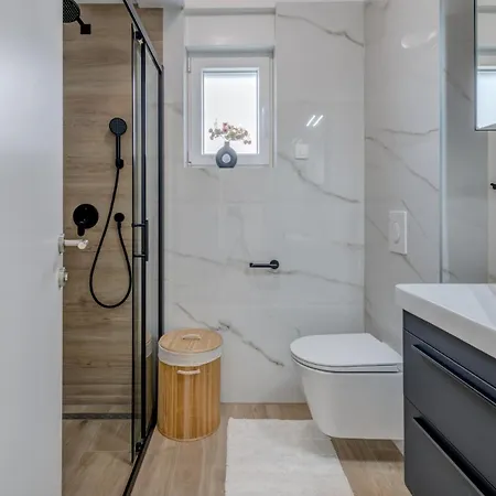 Apartment Luxury With Jacuzzi In