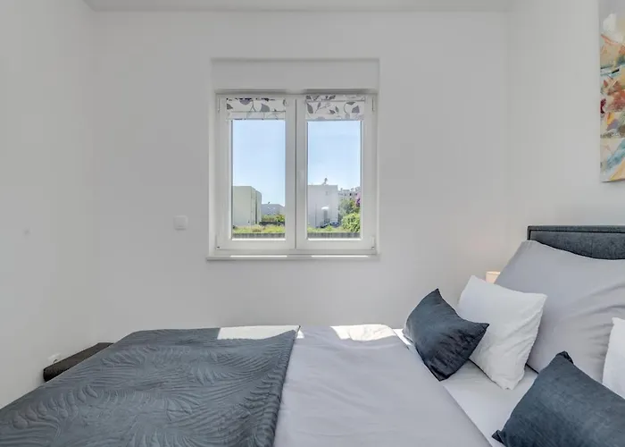 Luxury With Jacuzzi In Апартаменты Трогир